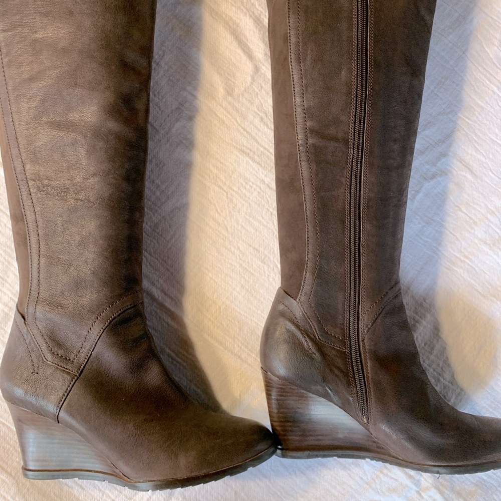 Brown leather/suede Franco Sarto wedge boots